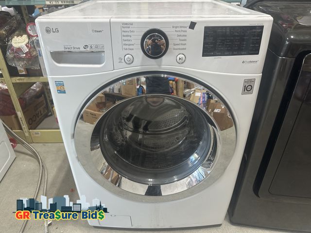 Lot 111-55356 - LG WM3700HWA Washer 4.5 Cu. Ft. White Front Load Washer