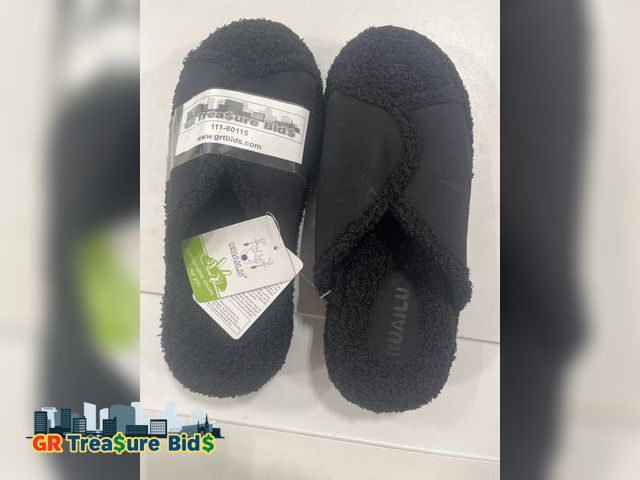 Lot 111-80115 - New Kuailu comfortable slippers (size 9)