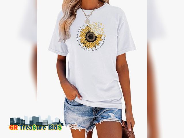 Lot 111-36814 - New EADINVE Women's Short Sleeve Crew Neck Sunflower Graphic Printed Summer Tee Vintage T Shirt Cott...