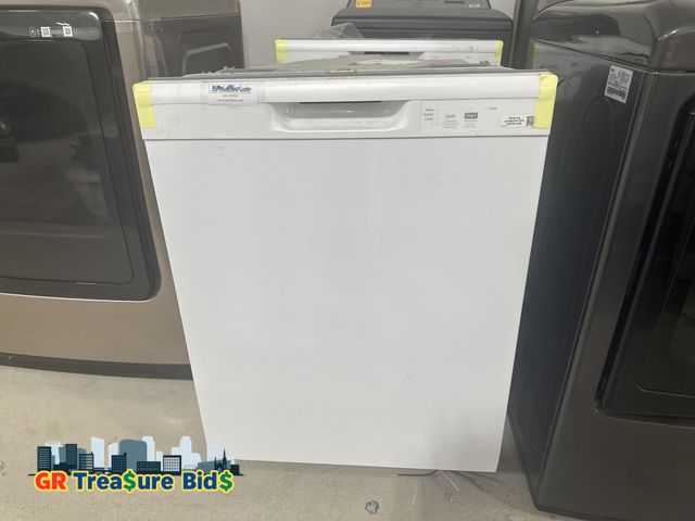 Lot 111-8383 - GE GDF450PGR5WW,LV755724B Dishwasher 24 in. Built-In Tall Tub Front Control White Dishwasher w/Sanit...