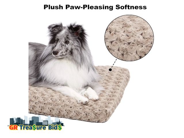 Lot 111-18154 - Midwest Homes for Pets Plush Pet Bed | Ombré Swirl Dog Bed &amp; Cat Bed | Mocha 23L x 18W x 1.75H -...