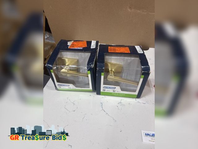 Lot 111-60168 - 2 pack New 2pack of Schlage F10LAT608COL Schlage F10-LAT-COL Latitude Passage Door Lever Set with Co...