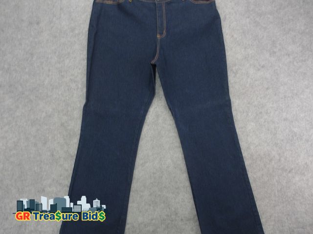 Lot 111-05674 - New Blue Couture Jeans Women's 12w Blue Dark Wash Boot Cut Jeans