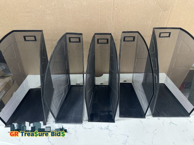 Lot 111-uyey - lot of (5) black wire mesh magazine/file organizers