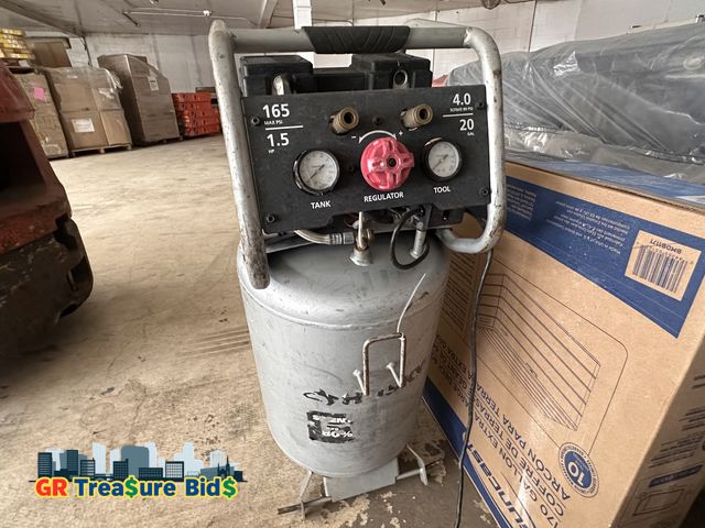 Lot 111-5545 - 20 Gal.165 PSI Vertical Electric Oil-Free Quiet Auto/Workshop Air Compressor with Dual Gauges and 2-...