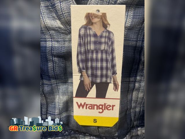 Lot 111-4406 - 1 New Wrangler Womens Plus Size Tops V Neck Plaid Shirts Summer long Sleeve Work Casual Blouses