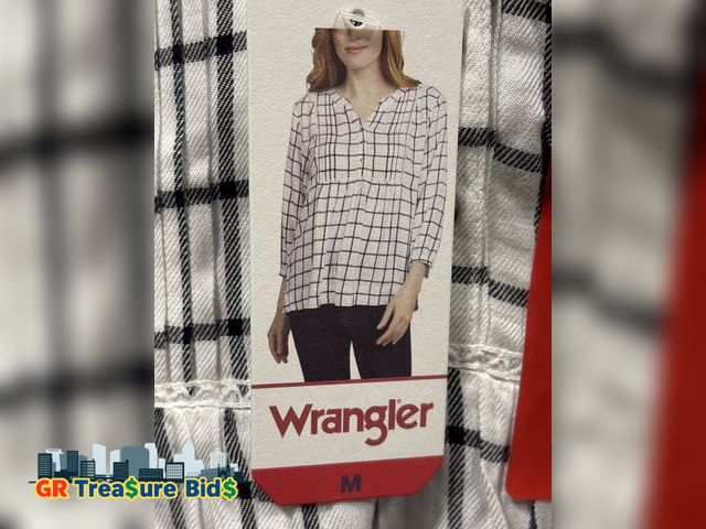 Lot 111-4411 - 1 New Wrangler Womens Plus Size Tops V Neck Plaid Shirts Summer long Sleeve Work Casual Blouses