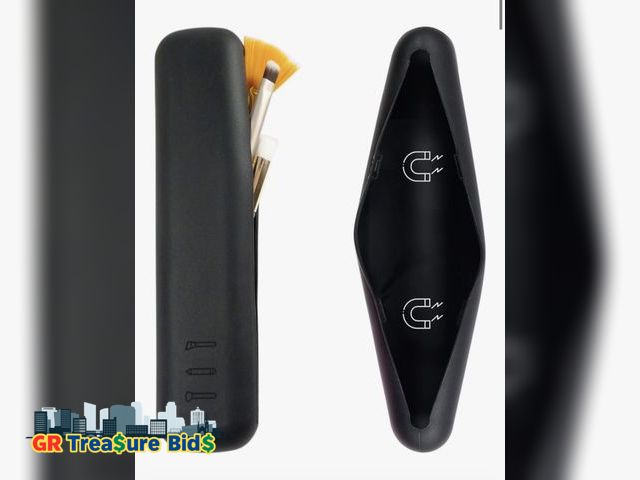 Lot 111-63537 - Makeup Brush Silicone Travel Holder Bag,Soft Protable Cosmetic Makeup Tools Organizer for Travel (Bl...