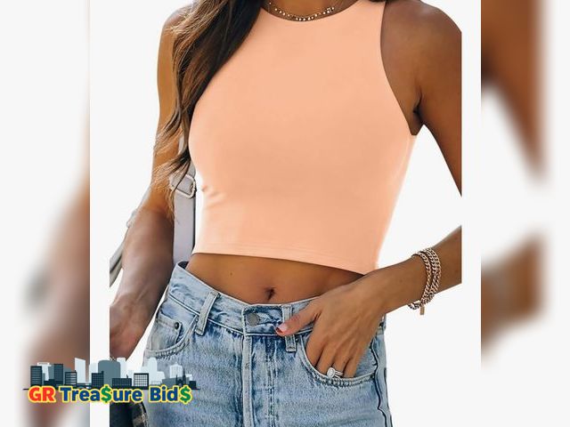 Lot 111-10738 - REORIA Butsmooth® Women's Sleeveless Halter Neck Double Lined Casual Basic Crop Tank Tops (2X-Large)