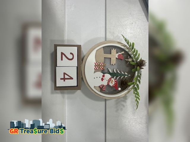 Lot 111-89216 - Countdown to Christmas Light Up Advent Calendar Snowman Decoration