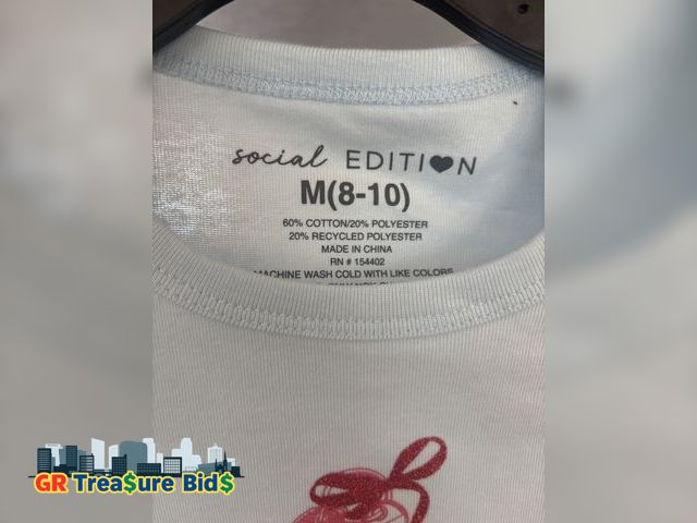 Lot 111-4149 - New in My Cowgirl Era Western T-Shirt in My Cowgirl Era Western Shirt Unisex V Neck Tshirt