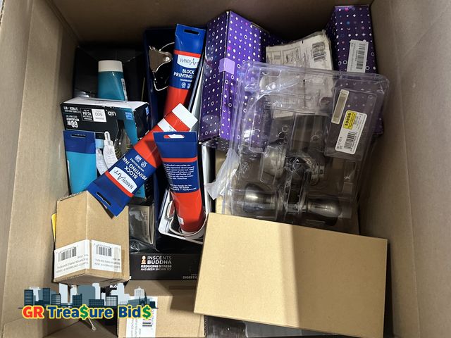 Lot 111-011131 - Mixed GENERAL MERCHANDISE full Medium box