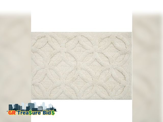 Lot 111-4126 - 1 New Arch 100% Cotton Bath Rug 24”* 36”