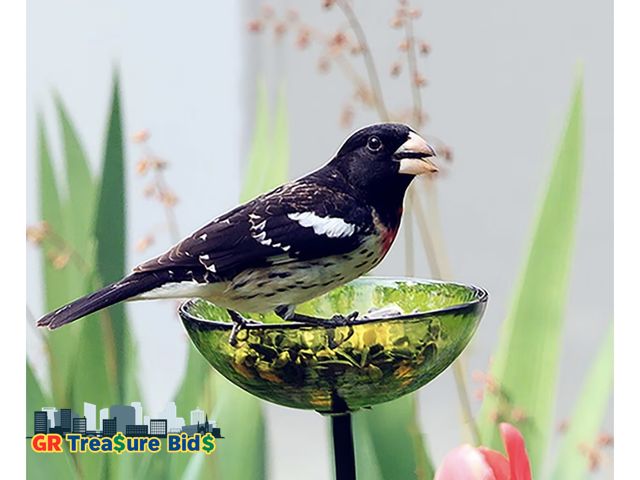 Lot 111-829026 - New Mosaic Birds Poppy Stake Bird Feeder, 4.7-oz, Lime