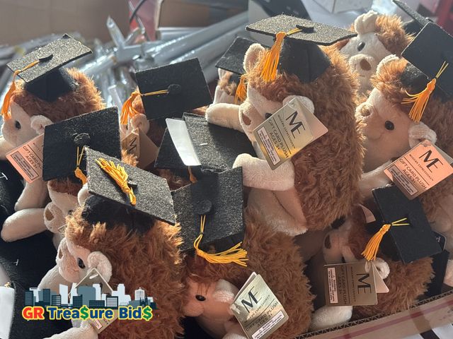 Lot 111-52315 - 7 inches 15 urchin Graduation. urchin Plush Gift Bulk Stuffed Animal with Cards Graduation Cap Class...