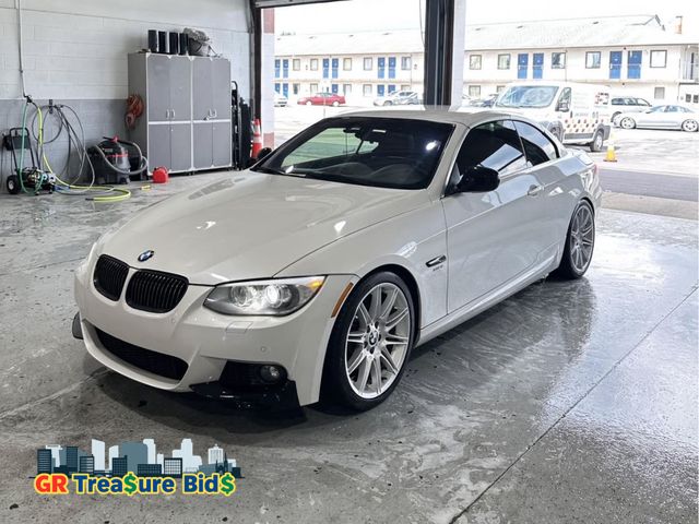 Lot 111-73665 - 2013 BMW 3 Series 335is Sedan RWD