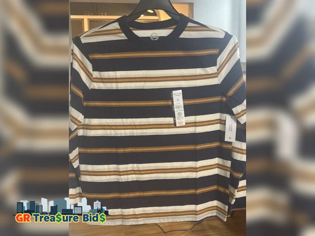Lot 111-4098 - 1 New KLIEGOU Men's Fashion Loose Fit Crewneck Stripe T-Shir. Size XXL(18)