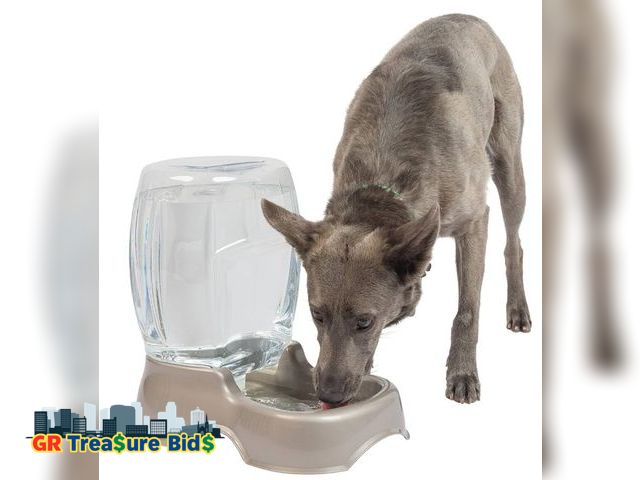 Lot 111-62680 - New Petmate 24405 Pet Cafe Pet Waterer, 3-Gallon (Pearl Tan)
