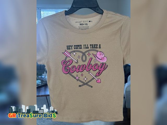 Lot 111-4141 - 1 New in My Cowgirl Era Western T-Shirt in My Cowgirl Era Western Shirt Unisex V Neck Tshirt