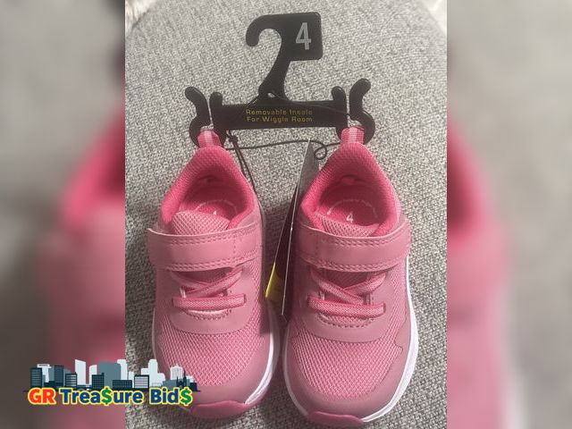 Lot 111-51135 - New Baby Shoes for Boys Girls First Walker Toddler Walking Shoes Barefoot Wide Toe Box Sneakers