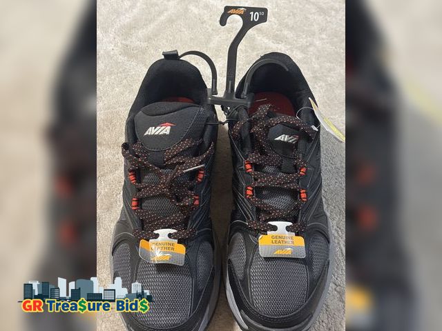 Lot 111-51802 - New Retail price $39.Avia Mens Sneakers Size 10 1/2 Black Athletic Walking Shoes Genuine Leather