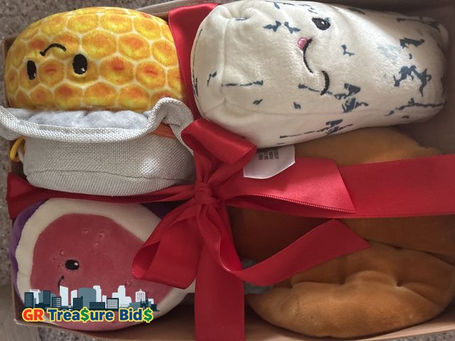 Lot 111-52311 - JOYIN 4 Pcs Emotional Support Plushies, Fast Food Plush Stuffed Toys Set, Cute Burger Fries &amp; Mi...