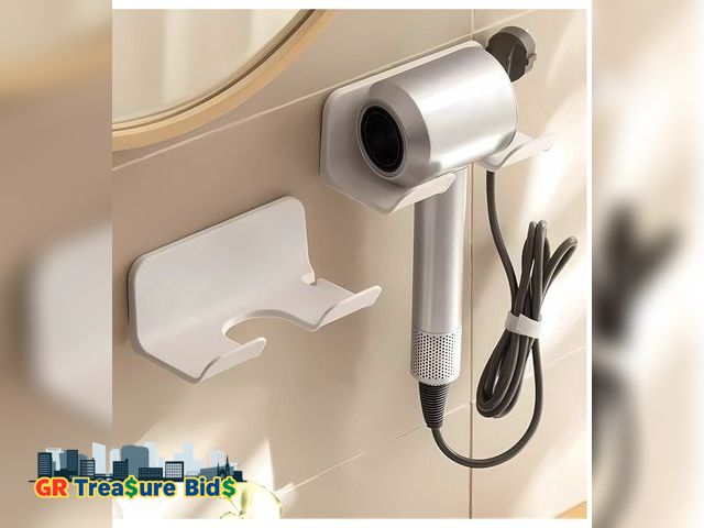 Lot 111-15372 - SteelSeries Arctis Nova Pro Wireless Multi-System Gaming Headset - Premium Hi-Fi Drivers - Active No...