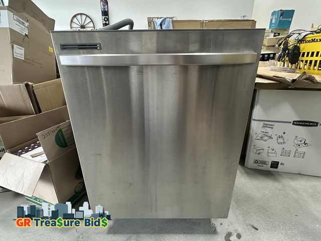Lot 111-82626 - Electric Samsung DW80CG4021SR Dishwasher Hybrid Tub 24-in Top Control Built-in Dishwasher ( Fingerpr...