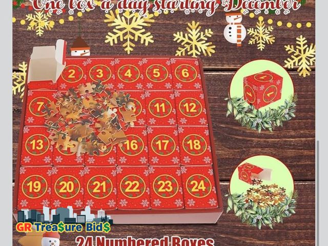 Lot 111-8477 - New Clear Plastic Christmas Ball Ornaments, 30ct 2.36 Inch Champagne Balls for Tree Decoration - Sha...