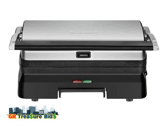 Lot 111-22650 - Cuisinart GR-11 Griddler 3-in-1 Grill and Panini Press, Silver 
has Broken handle