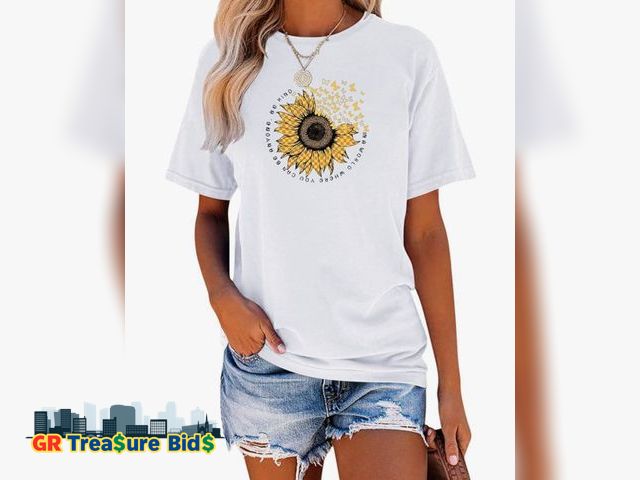 Lot 111-60330 - 2L EADINVE Women's Short Sleeve Crew Neck Sunflower Graphic Printed Summer Tee Vintage T Shirt Cotto...