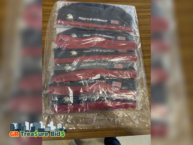 Lot 111-5008 - 6 pack New USA Patriotic Beret Hat Proud To Be American United We Stand Adjustable