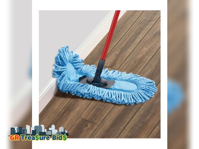 Lot 111-97470 - O-Cedar Dual-Action Dust Mop Refill,Blue With Handle Mop