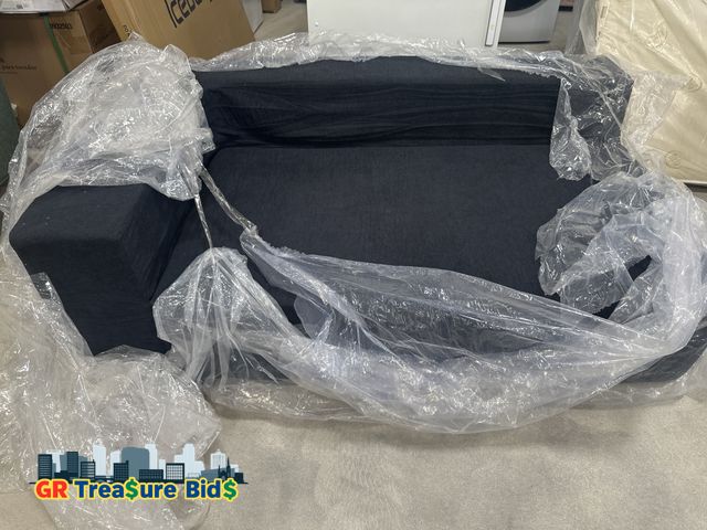 Lot 111-82627 - Couch 69 x 42 x 23