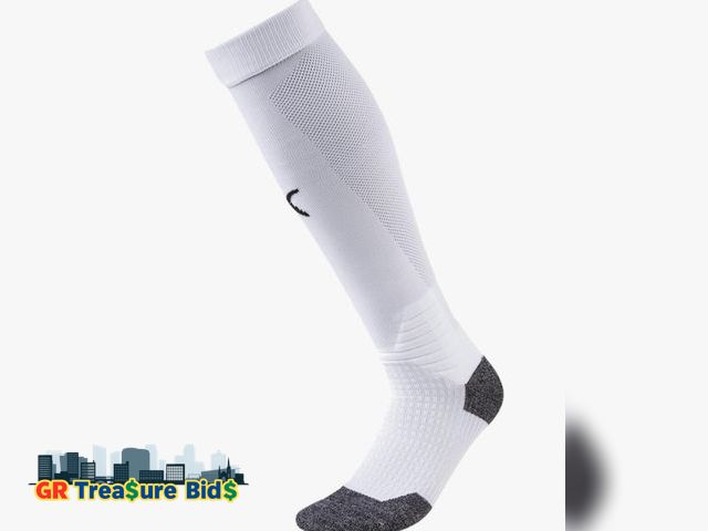 Lot 111-45373 - New PUMA mens Team Liga Socks Size 2