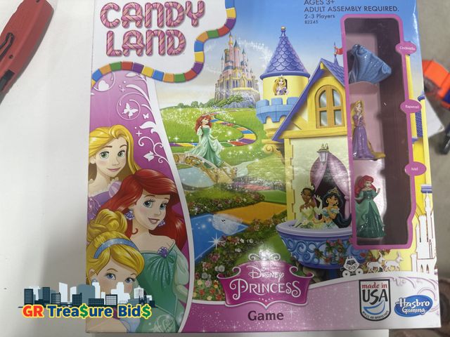 Lot 111-78746 - Hasbro Gaming Candy Land Disney Princess Edition Board Game, Preschool Games for 2 to 3 Players, Fam...