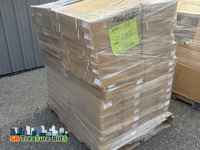 Lot 111-0146 - Skid New Blueline® 2025 Monthly Desk Pad Calendar, 12 Months, January to December, 22" x 17", Man's ...