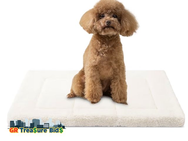 Lot 111-60726 - New Dog Mat Soft, Pet Bed for Comfortable Rest, Ideal for All Dog Sizes, Machine Washable, Durable &...