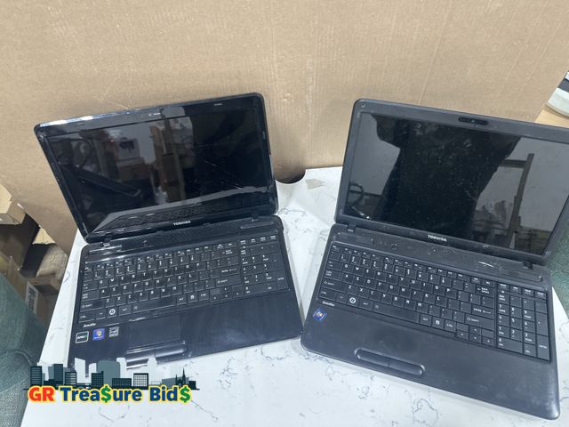 Lot 111-73526 - 2 Toshiba windows 7