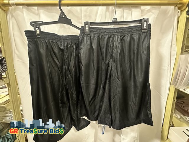 Lot 111-62526 - New 2 pair of sport tech short size large youth