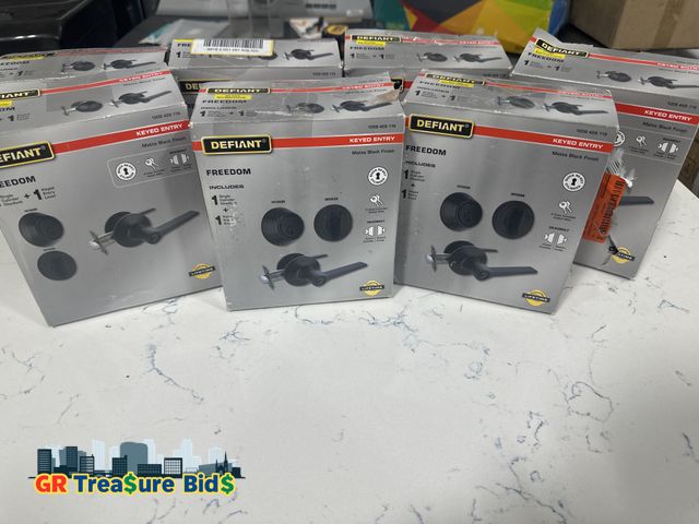 Lot 111-64373 - lot of (7) Freedom Matte Black Single Cylinder Combo Pack
About This Product
This door lever set ins...