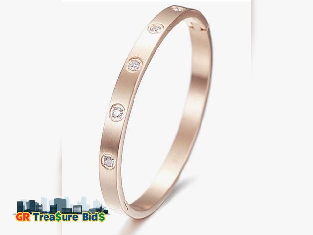 Lot 111-62662 - New 5 Crystal Diamond Classic Cuff Bangle Chunky Bracelet Clasp Wristband Bracelet for Women Zirconi...