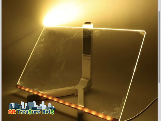 Lot 111-5065 - New USB Luminous Writing Board - Clear Acrylic Erasable Message Board with 7 Colorful Markers for Ho...