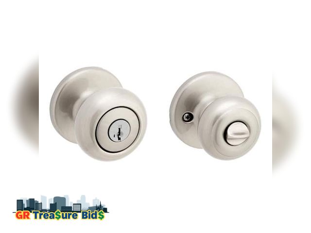 Lot 111-48420 - Cove Satin Nickel Keyed Entry Door Knob featuring SmartKey Security and Microban Technology