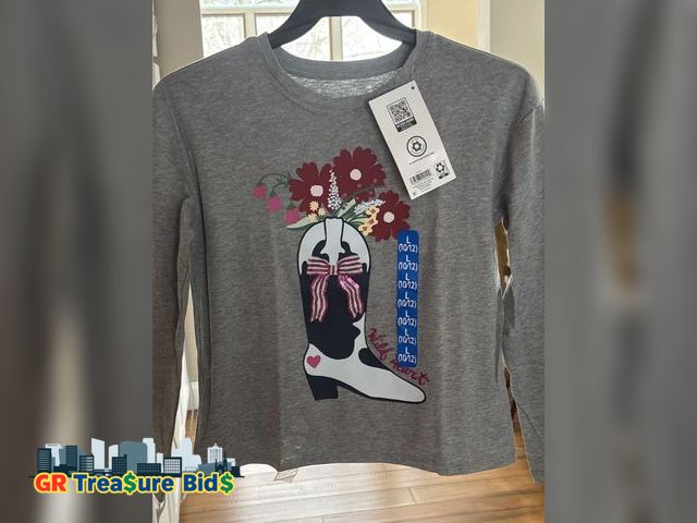 Lot 111-4396 - 1 New Artistic Flowers in a Vase Impressionist Art Women Girls Long Sleeve T-Shirt