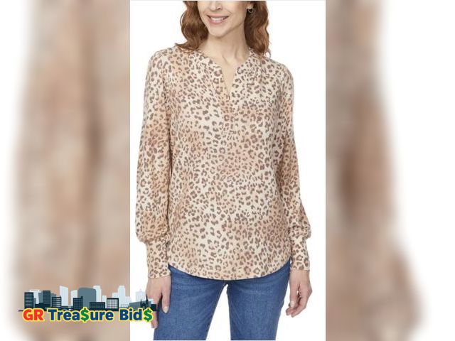 Lot 111-51224 - New Buffalo David Bitton Women's Long Sleeve Cozy V-Neck Top Size Medium