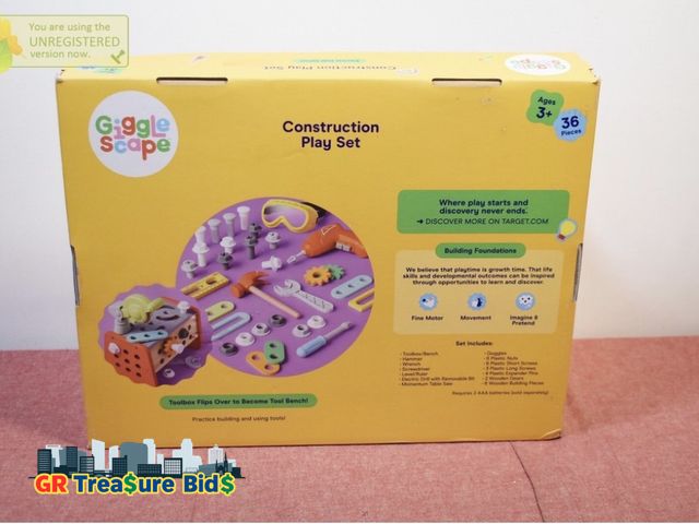 Lot 111-51966 - Gigglescape Construction Play Set (36 pieces