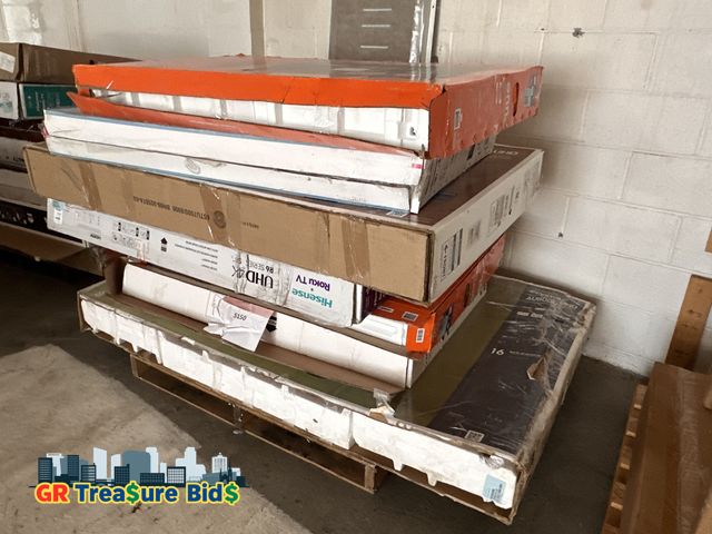 Lot 111-79645 - Lot of 7 TVs **untested** large