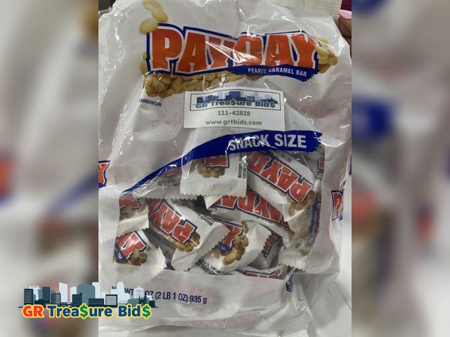 Lot 111-42828 - PAYDAY Peanut Caramel Snack Size, Candy Bulk Bag, 33 oz (2 bags)