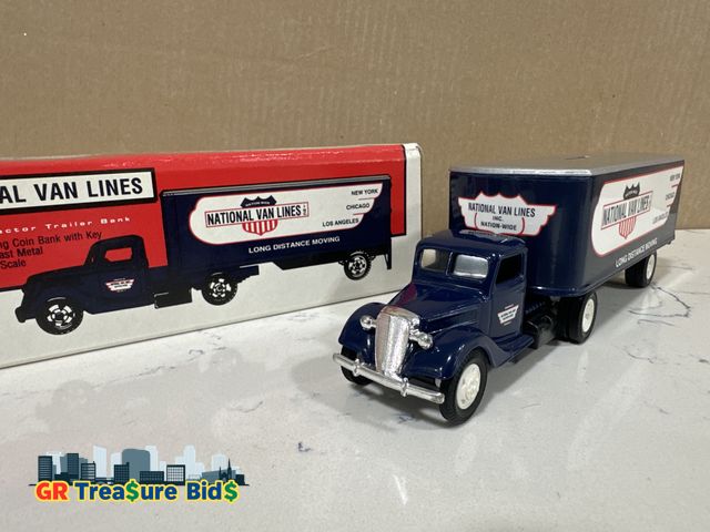 Lot 111-64347 - New ERTL 4905 Mobil Gas 1939 Airflow Tanker Die Cast Bank Socony Vacuum Oil